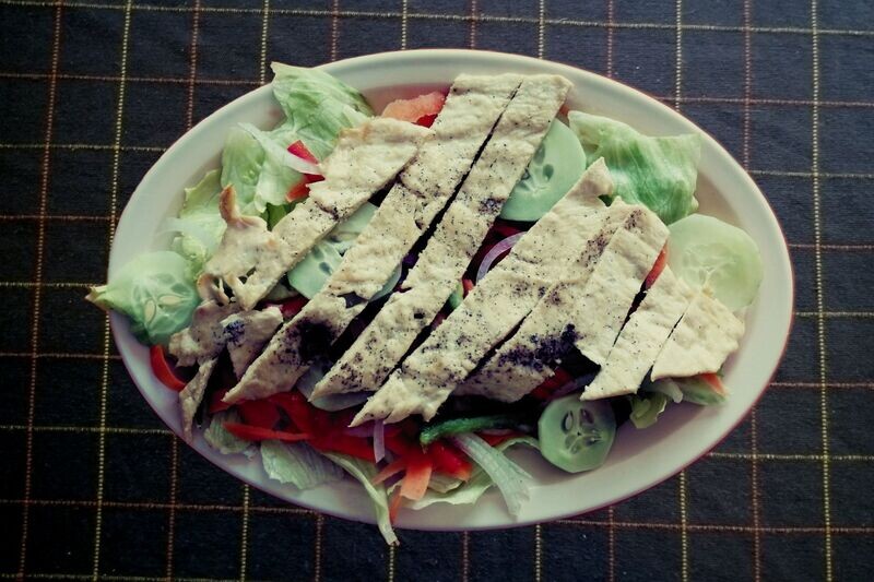 Ensalada - Con Pechuga de Pollo a la Parrilla Ensalada - Con Pechuga de Pollo a la Parrilla