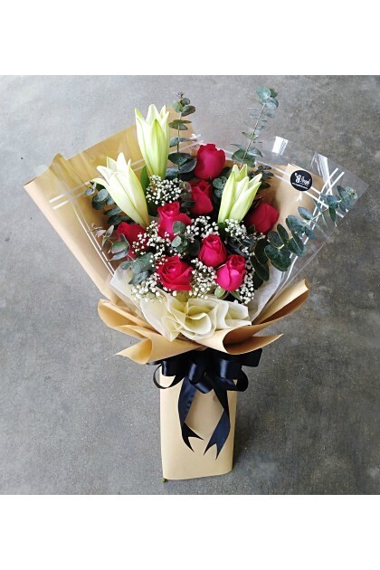 MIRANDA LILIES &amp; ROSE BOUQUET