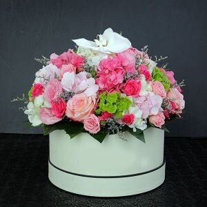EVELYN FLOWER GIFT BOX