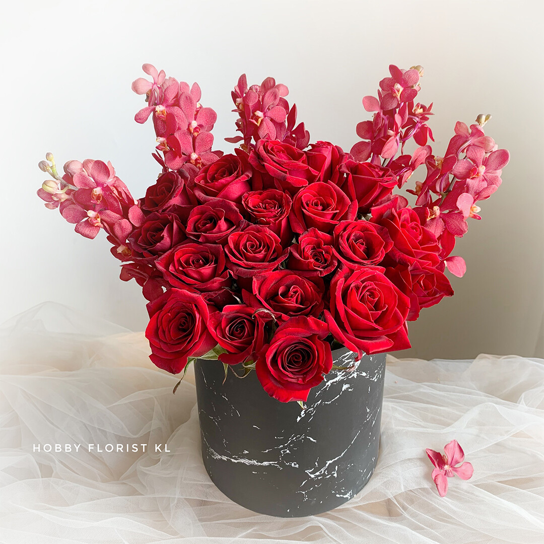 ROSE FLOWER GIFT BOX