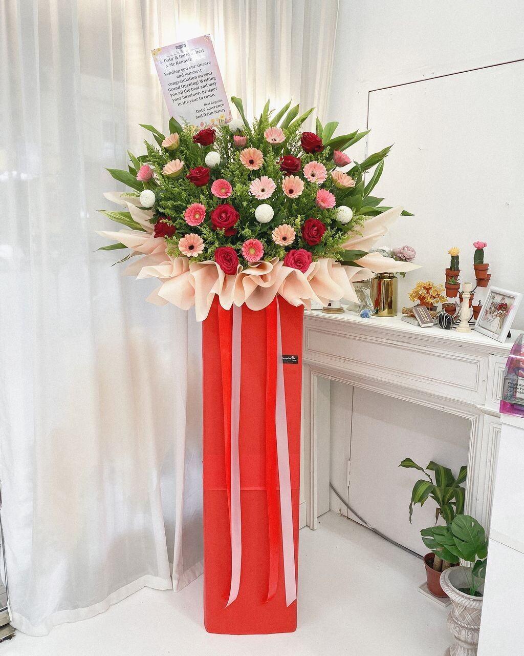 PINK DAISY FLOWER STAND
