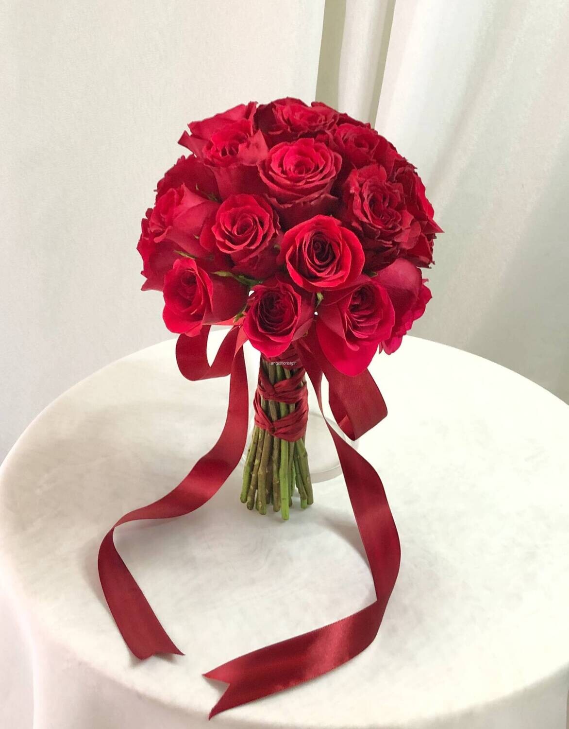 AFTER RAIN HAND BOUQUET