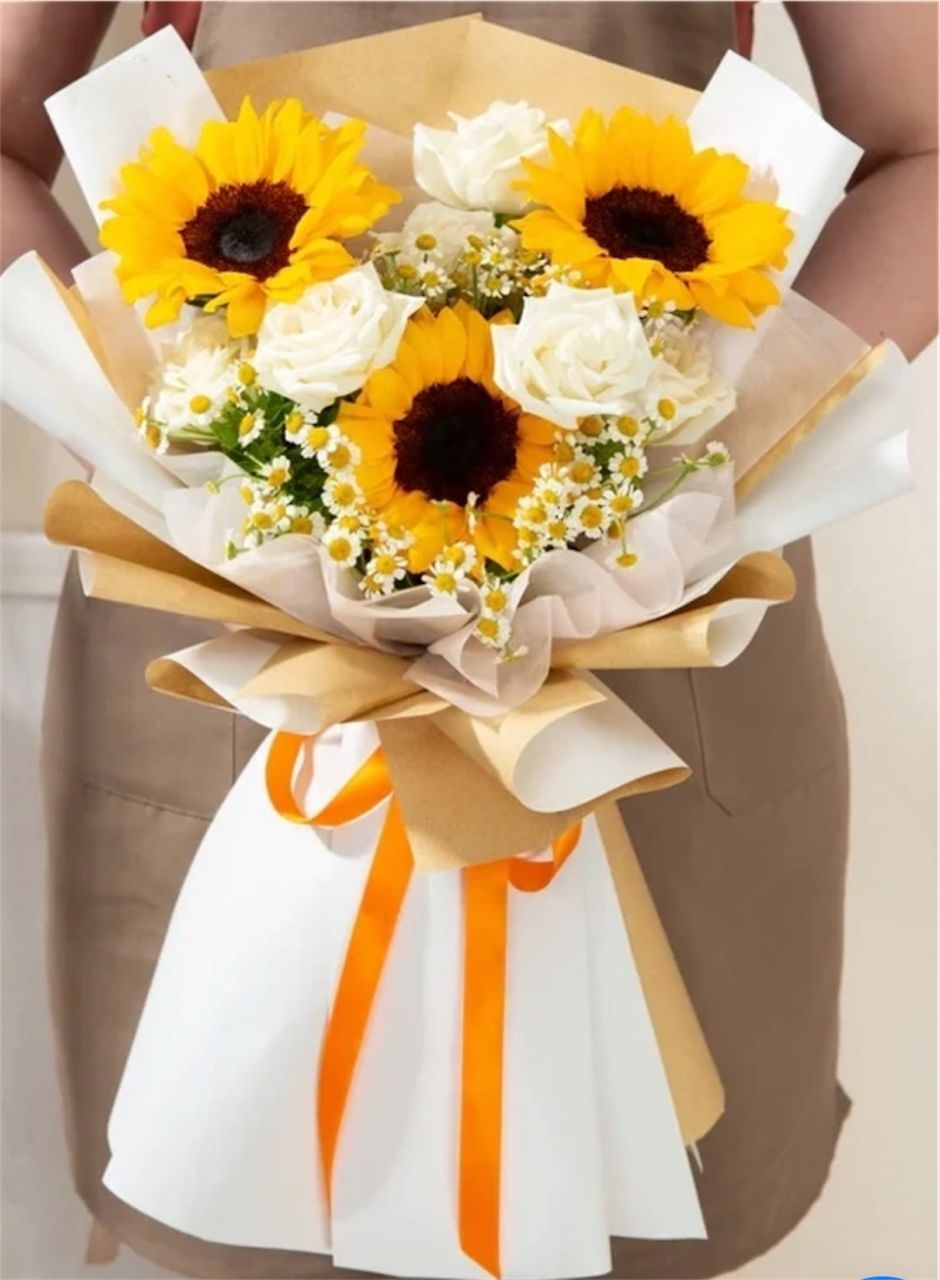 SUNFLOWER &amp; WHITE ROSE BOUQUET