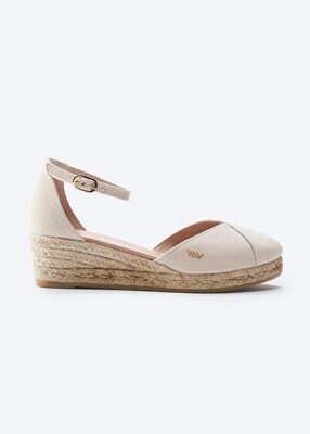 Formiga Canvas Wedges in Beige