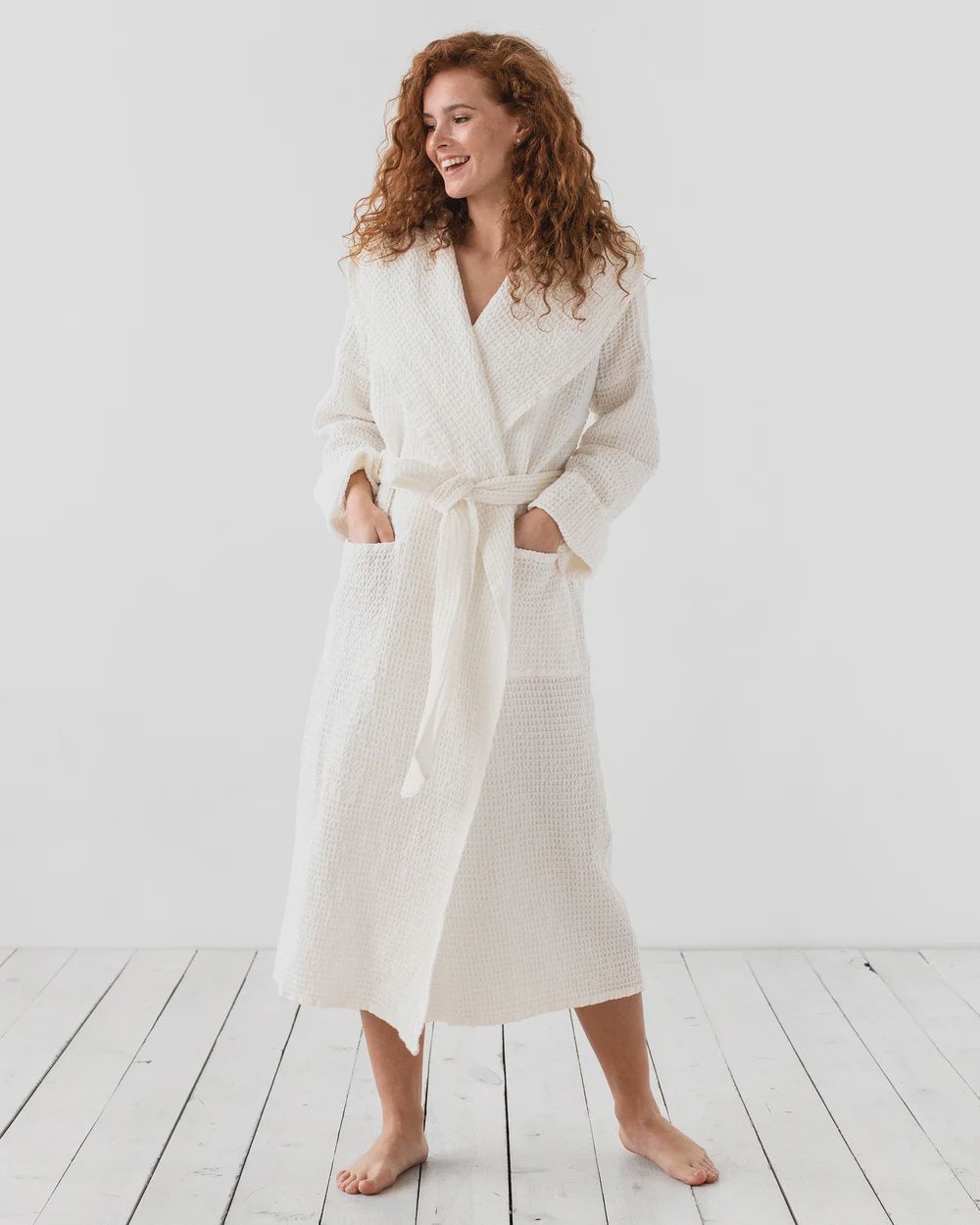 Women&#39;s Waffle Bath Robe In White