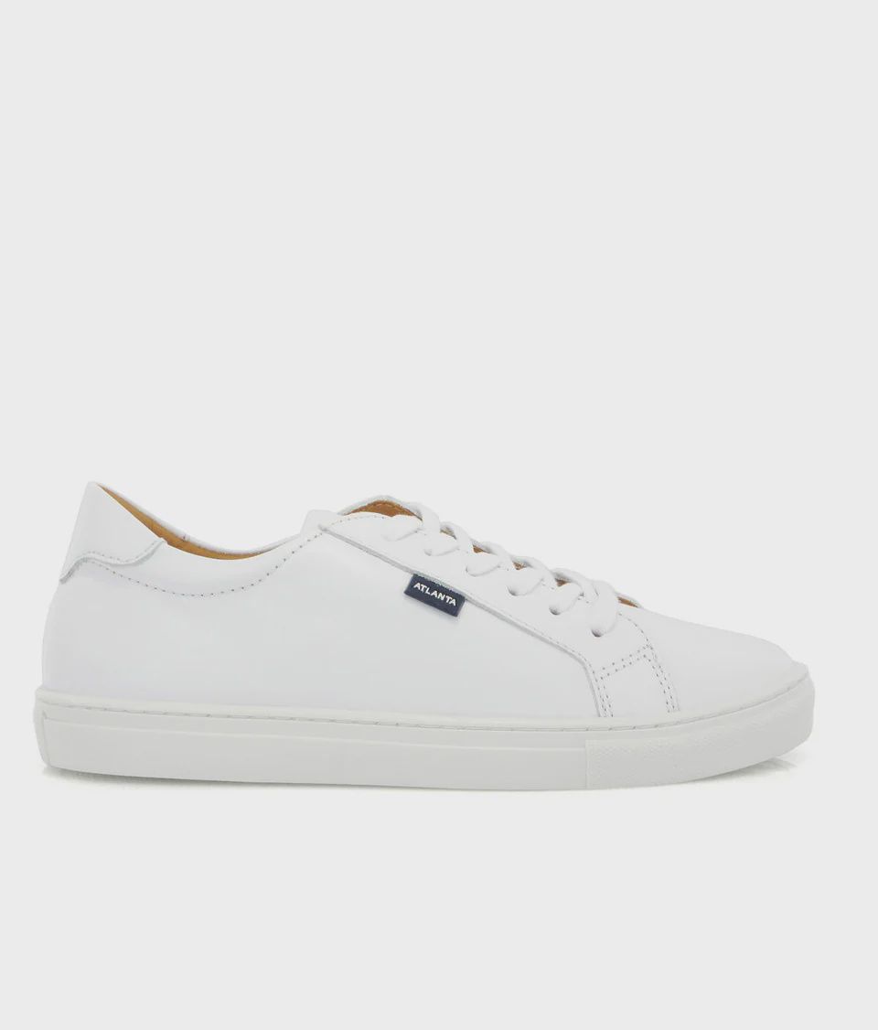 Sneaker w/ Laces in White Smooth Leather
