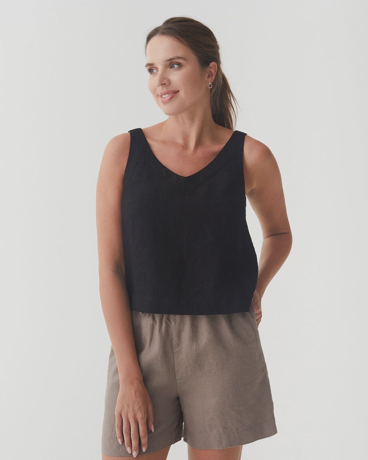 Sleeveless Linen Top Douro In Black