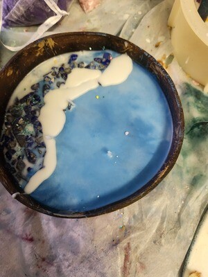 Blue coconut crystal bowl candle