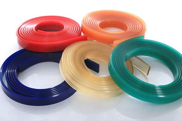 Squeegee V-Shape 3/16x1 - ROLL