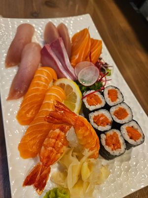 Sashimi &amp; Sushi Combo