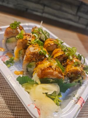 Aburi Spicy Tuna Roll 🌶