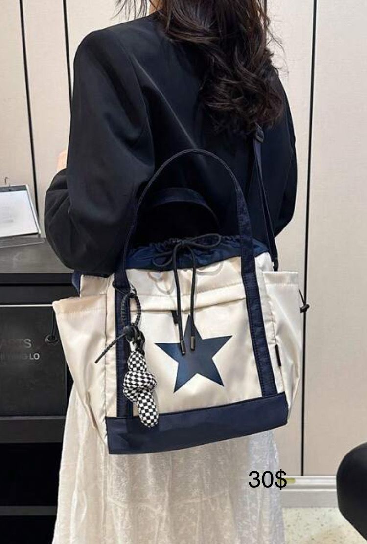 Bolso cruzado beige con azul