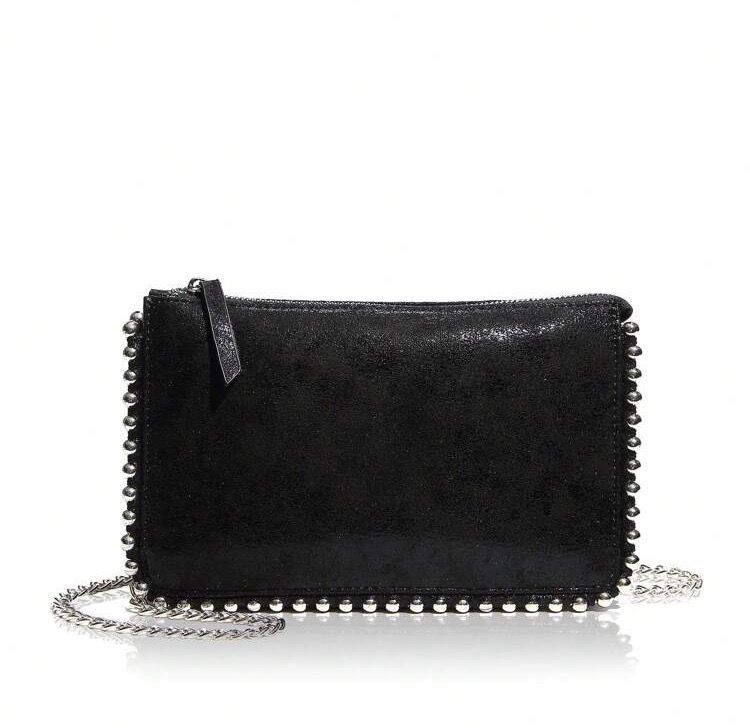Bandolera negra con Cadena
