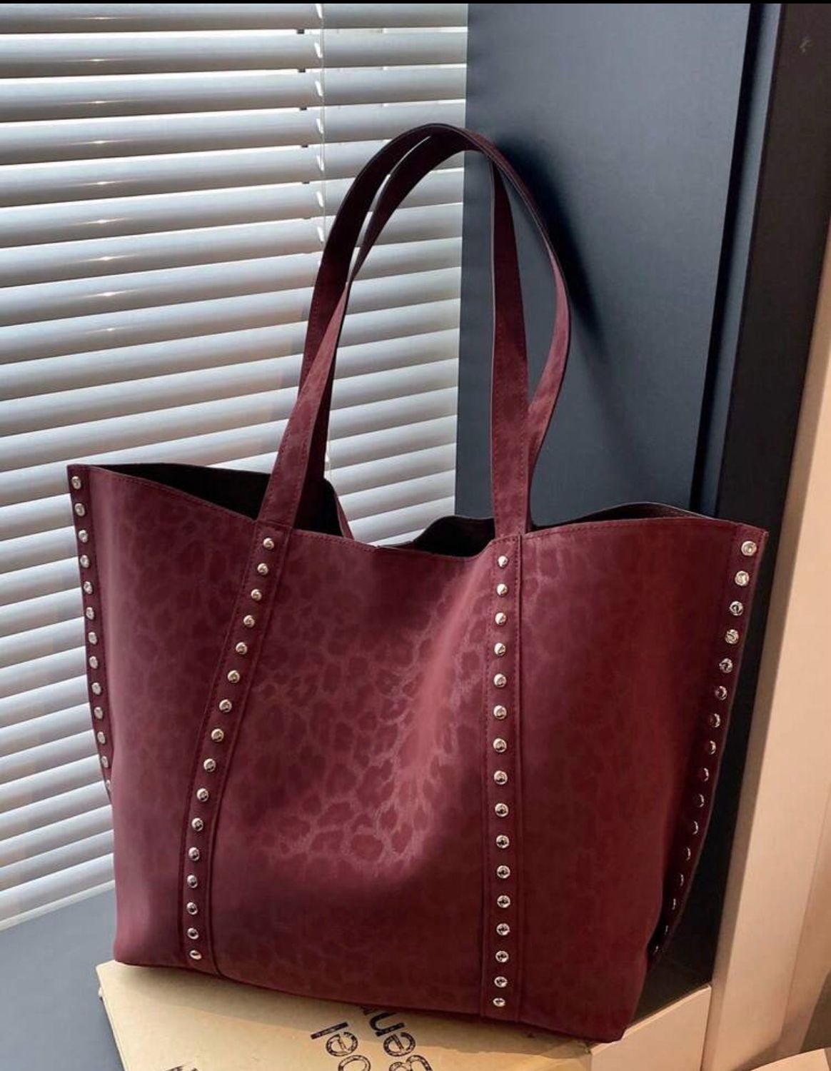 Cartera vinotinto