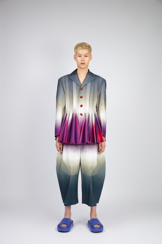 THE DAWN PLEATS JACKET