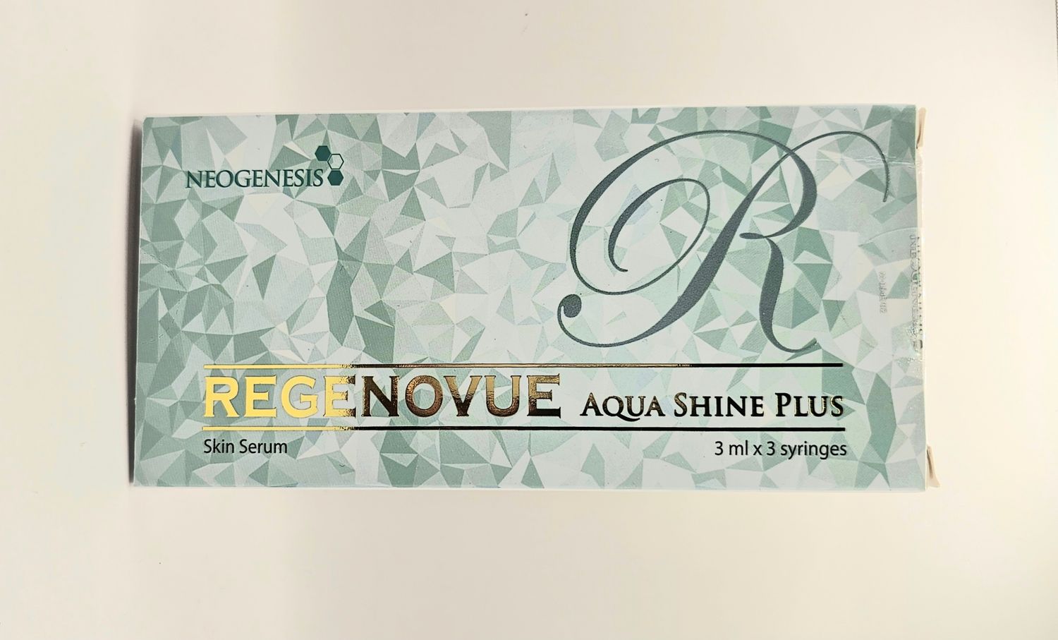 Regenovue Aqua Shine Plus front of box from Vitality Vitamin Vials
