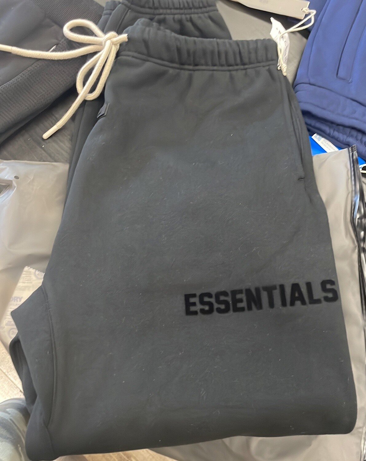 ESSENTIALS PANT JET BLK (M)