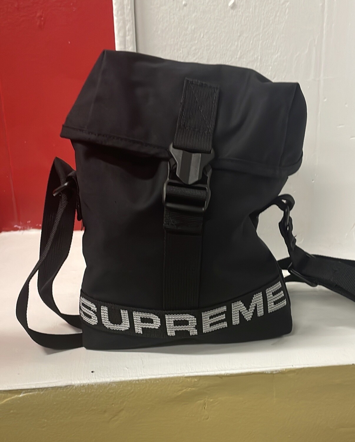 SUPREME MIL SD BAG BLK
