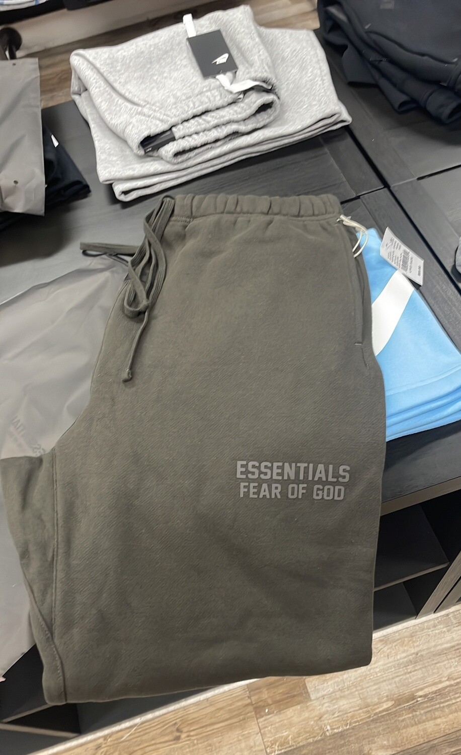MENS ESSENTIALS PANTS OFF BLACK (L)