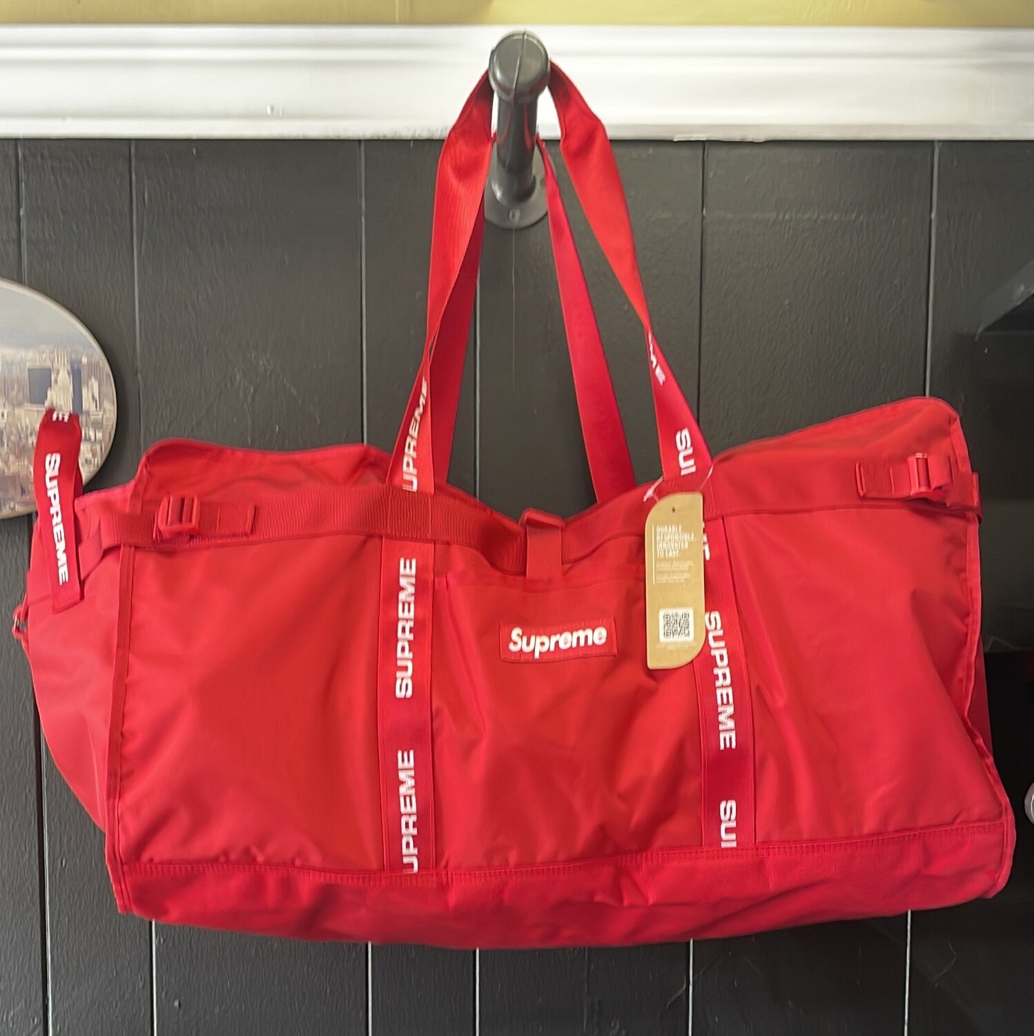 SUPREME LRG HAUL TOTE RED