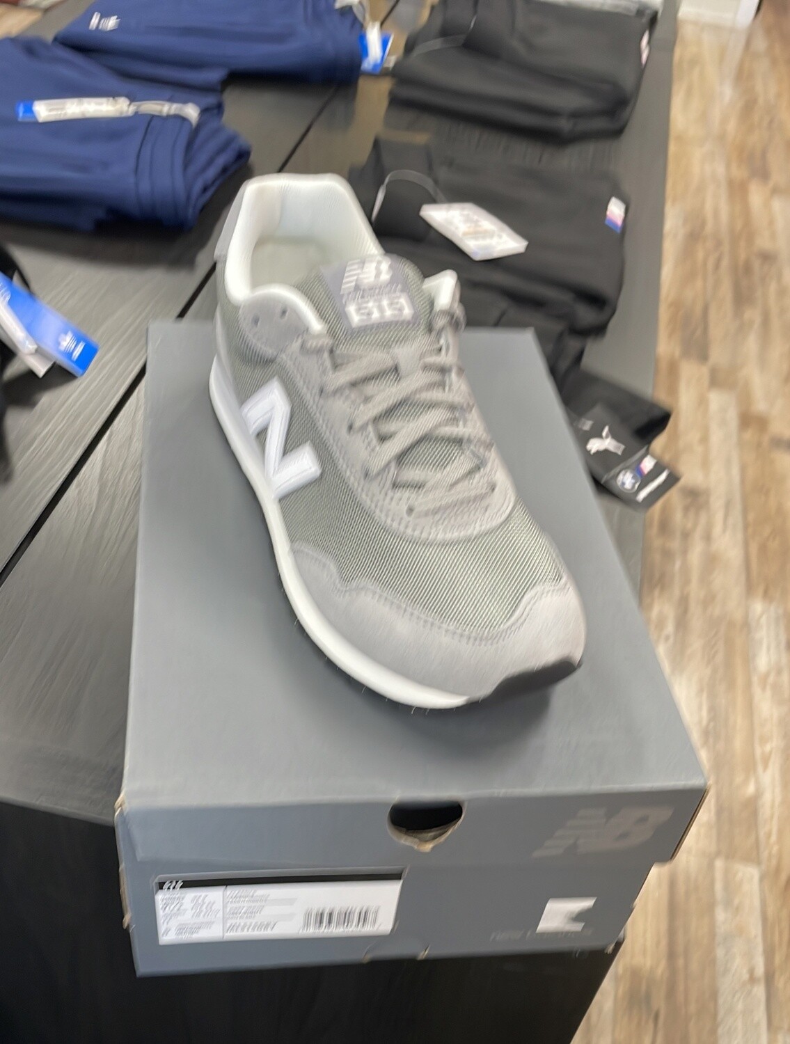 NB CLASSICS GREY/WHT (9.5) 75