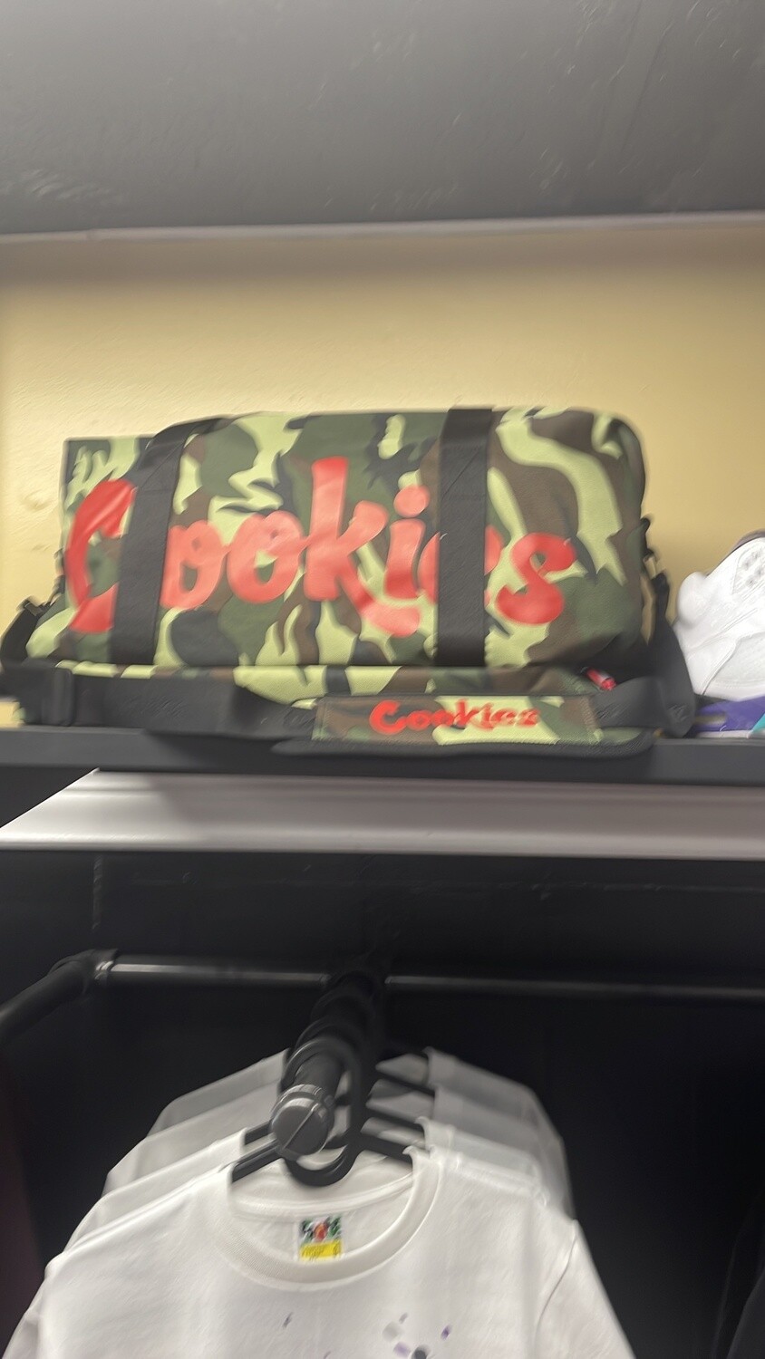 COOKIES DUFF BAG CAMO GREEN