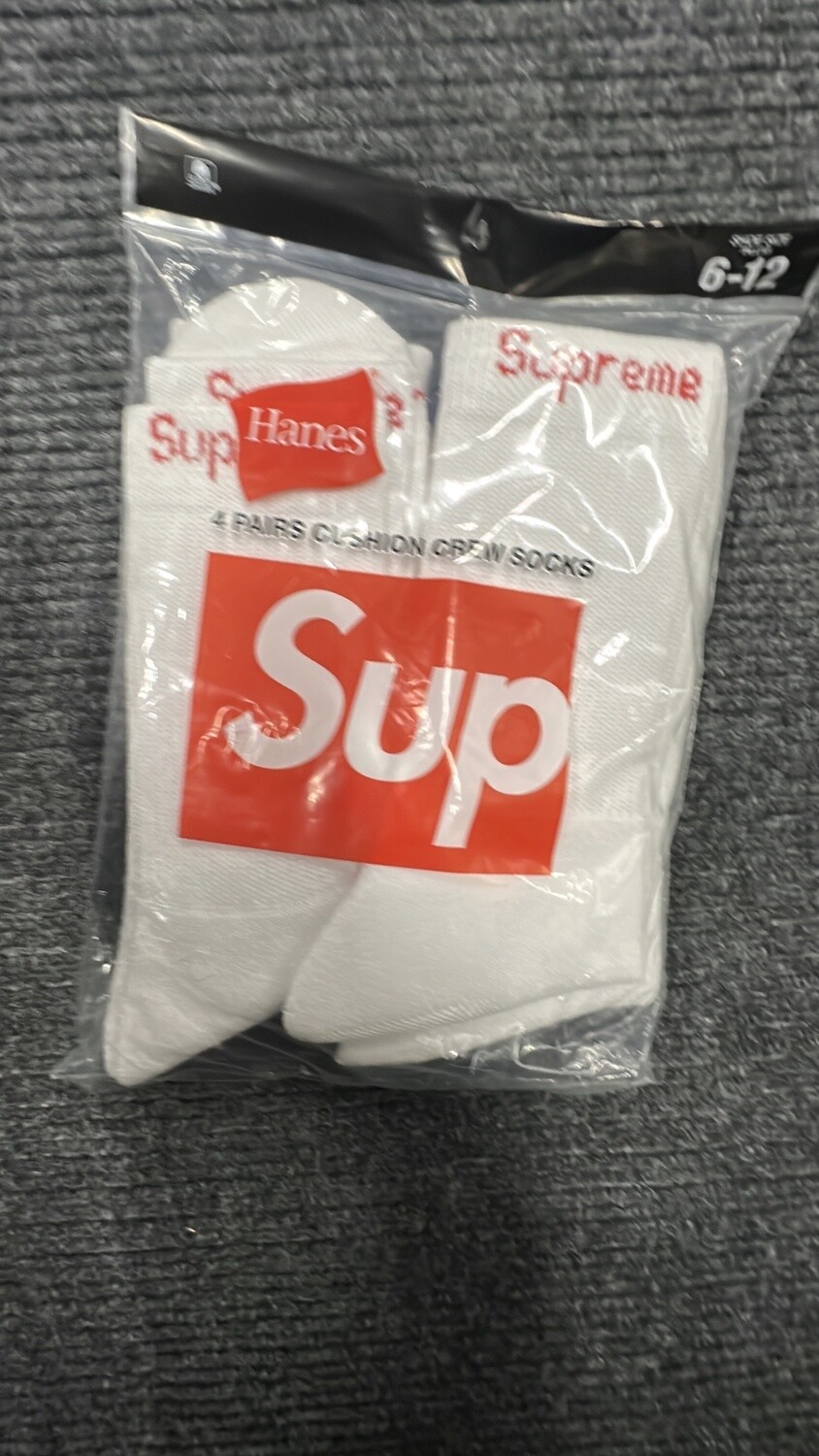 SUPREME HANES SOCKS WHT