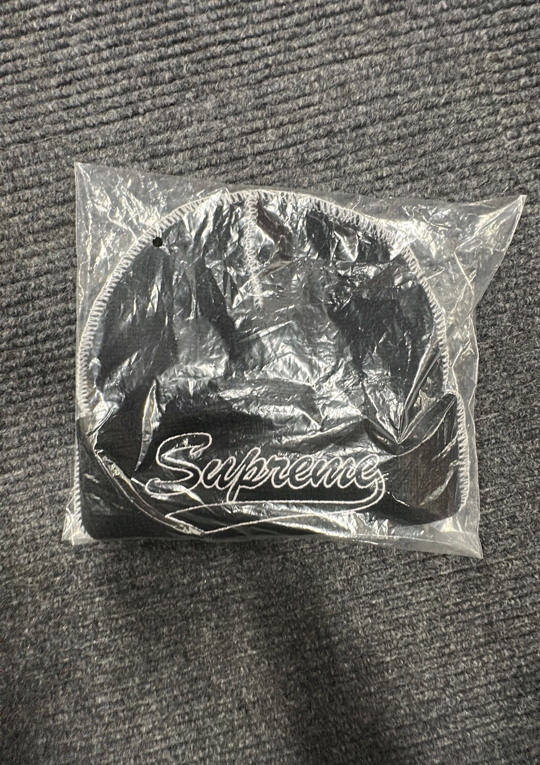 SUPREME CON STITCH BEANIE BLK