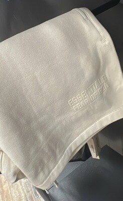 ESSENTIALS SHT EGGSHELL(SM)