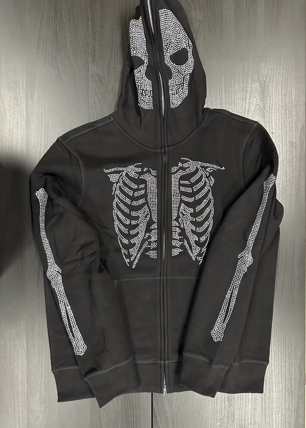 Diamond skulls sweater