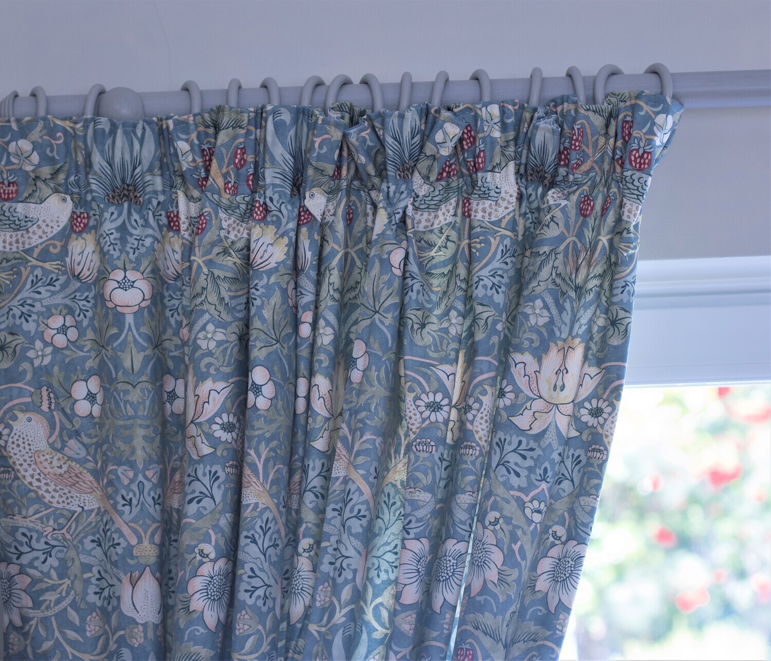 STRAWBERRY THIEF BLUE - LINED CURTAINS