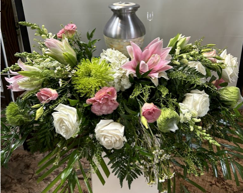 #29 - Porte urne, roses blanches et lys rose