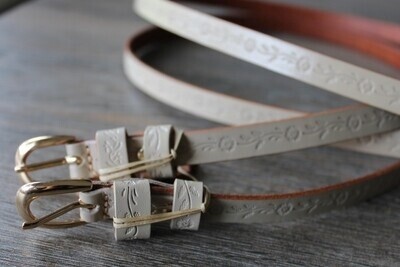 Ceinture fine en cuir beige