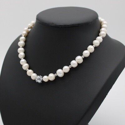 ~Collier en acier et perles~