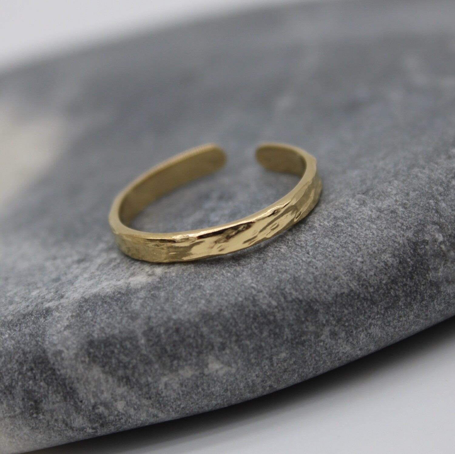 Bague fine en acier