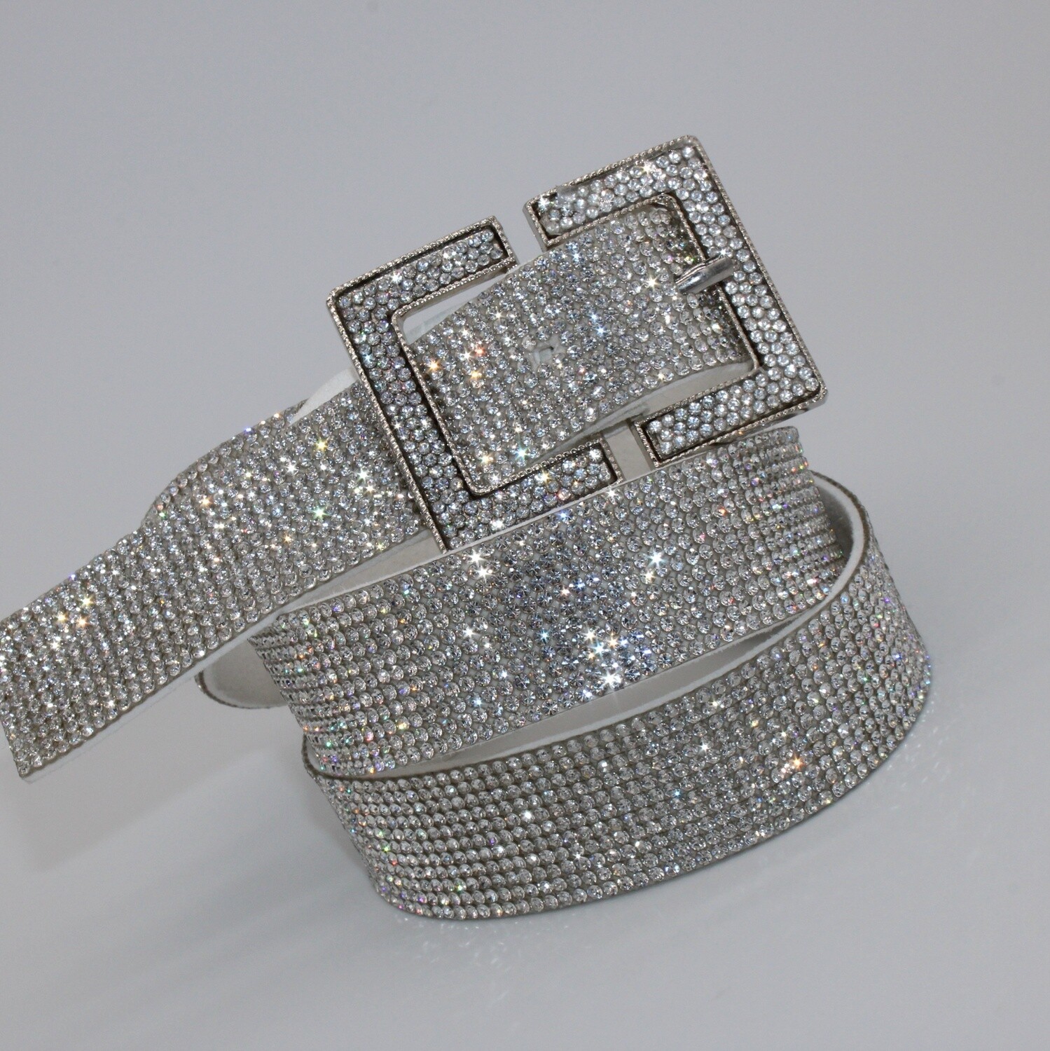 Ceinture blanche à strass argentés