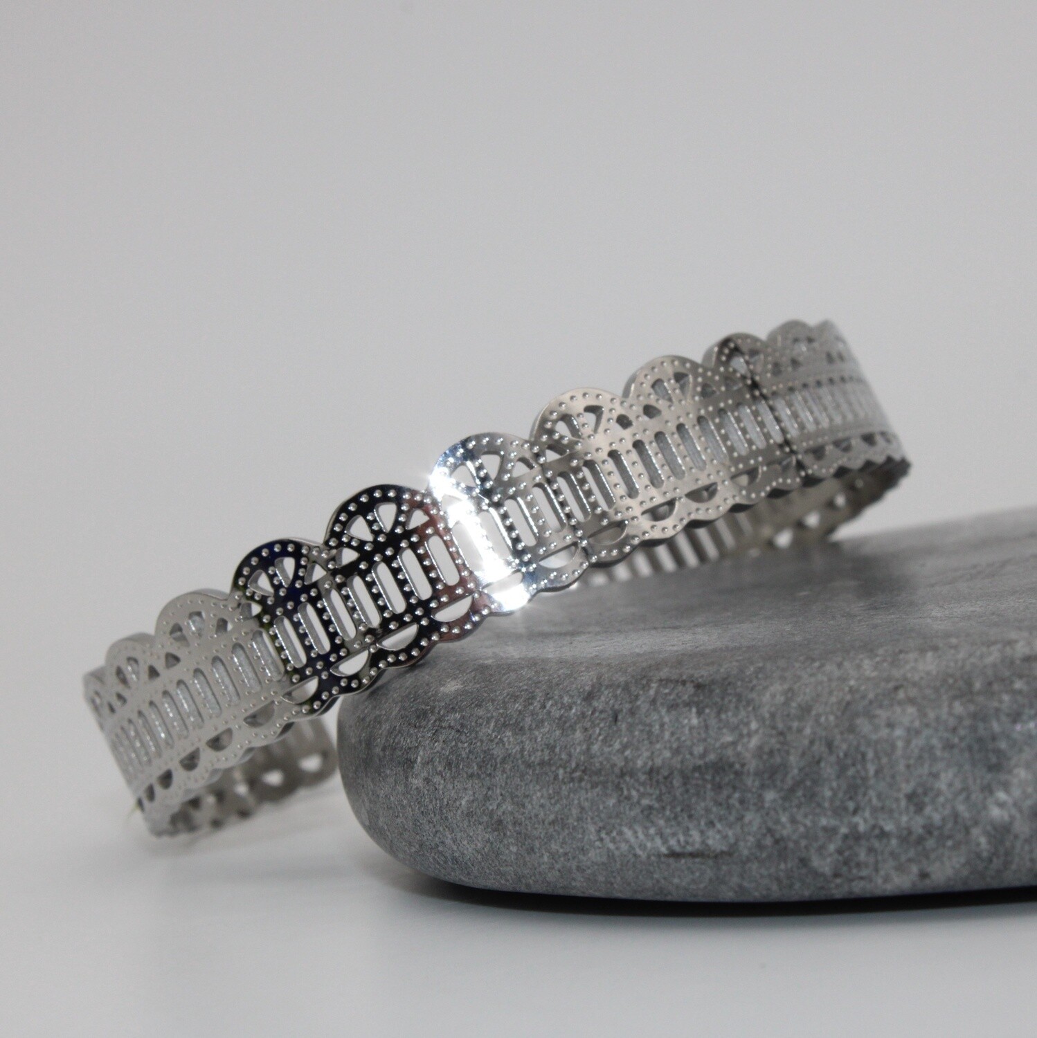 .Bracelet en acier.