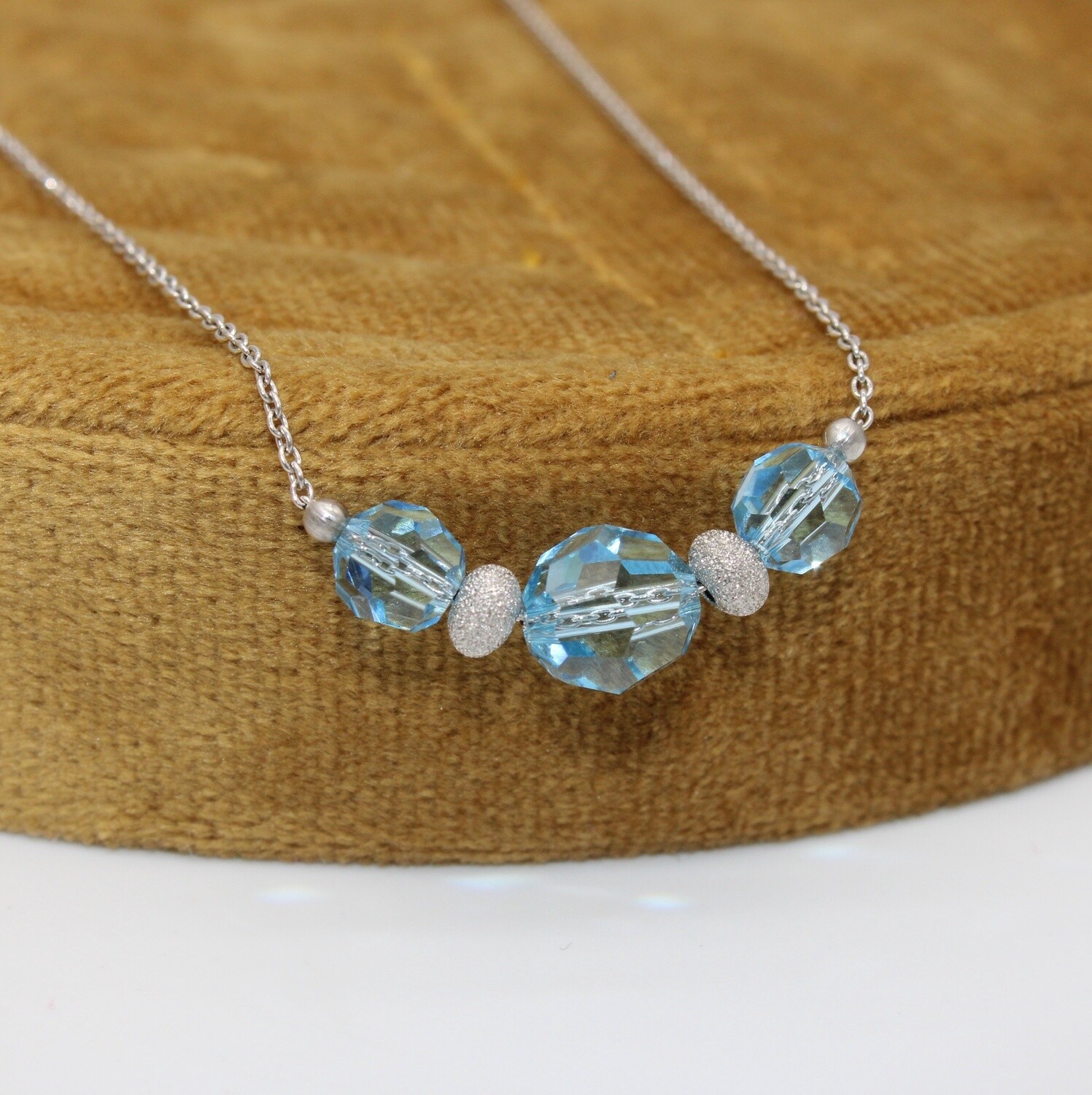 Ras de cou en argent avec cristal