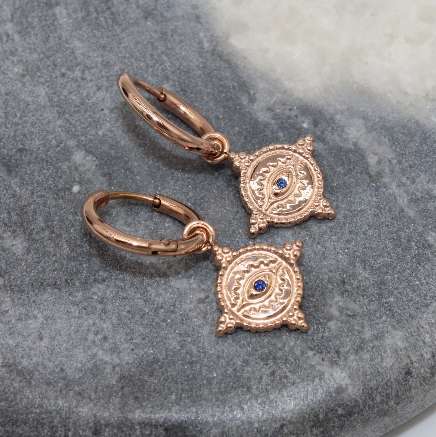 Boucles d&#39;oreilles en acier  ..