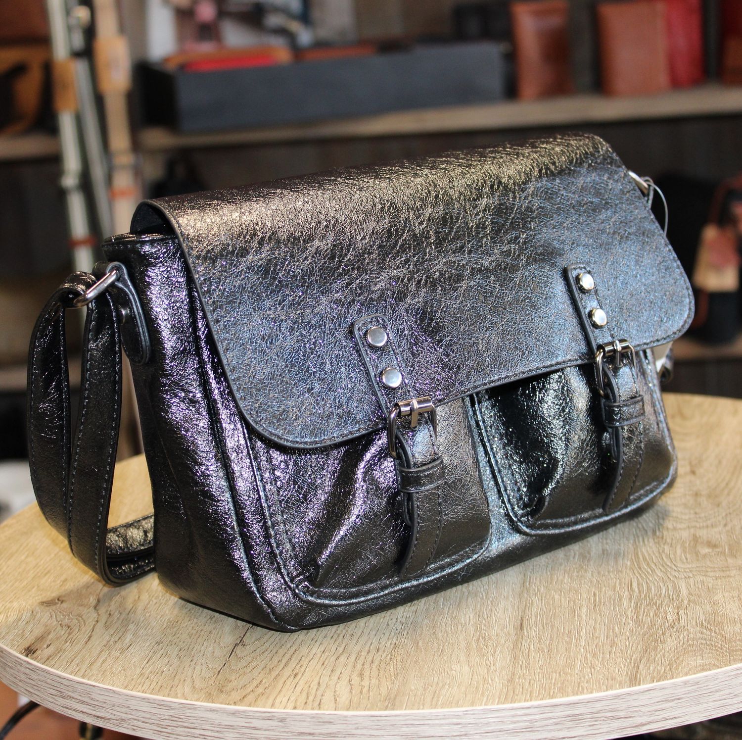 Sac bandoulière noir métallisé (grand format)