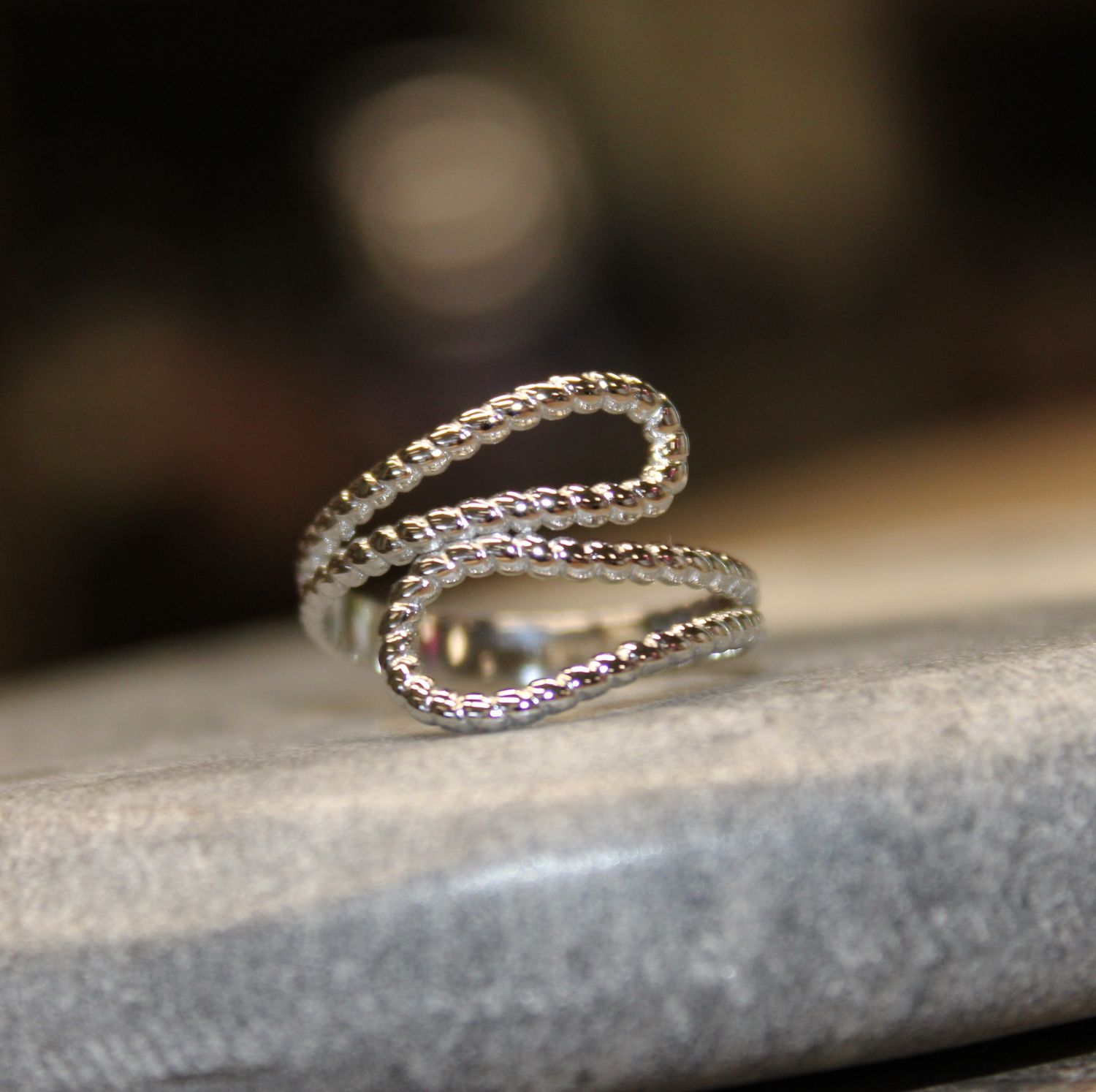 Bague réglable en acier texturé