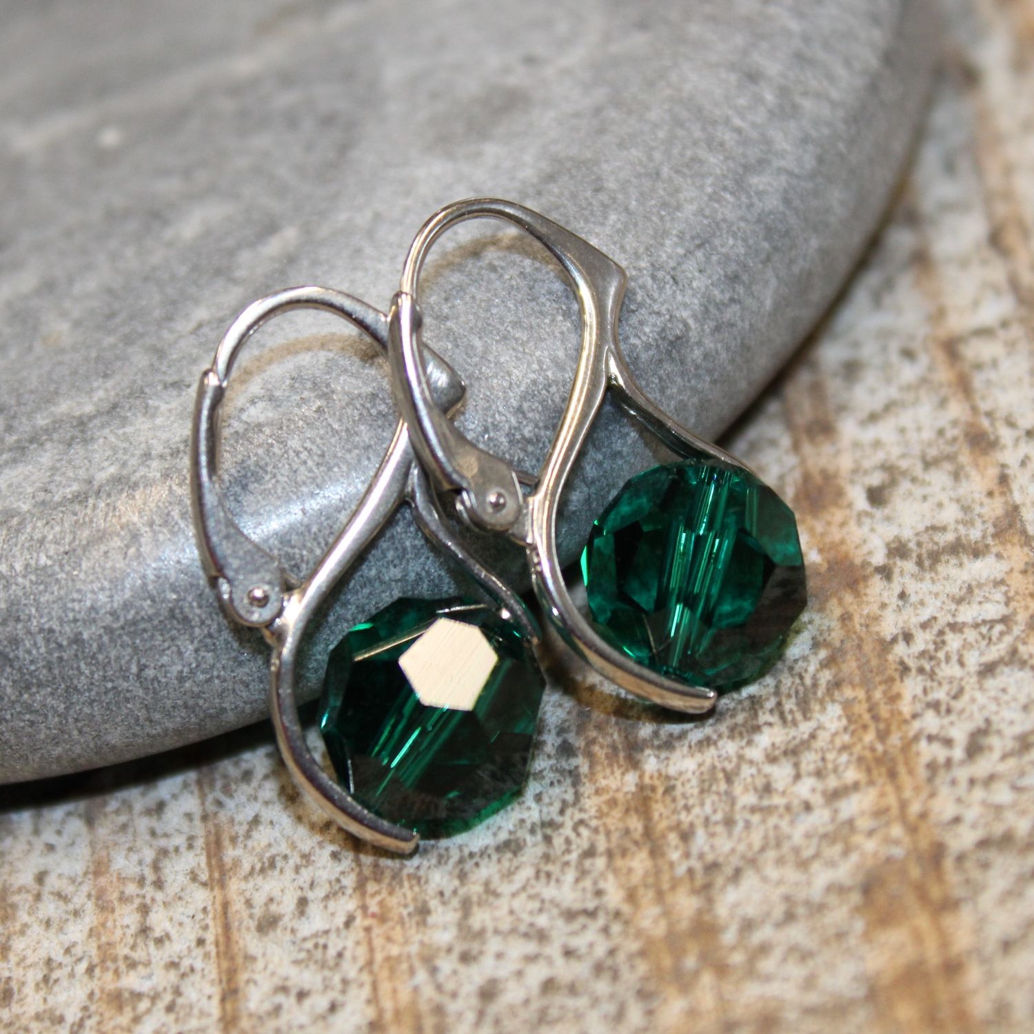 Boucles en argent  et cristal émeraude