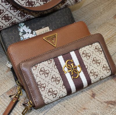 Portefeuille femme de Marque VERSACE, GUESS &amp; AUTRES