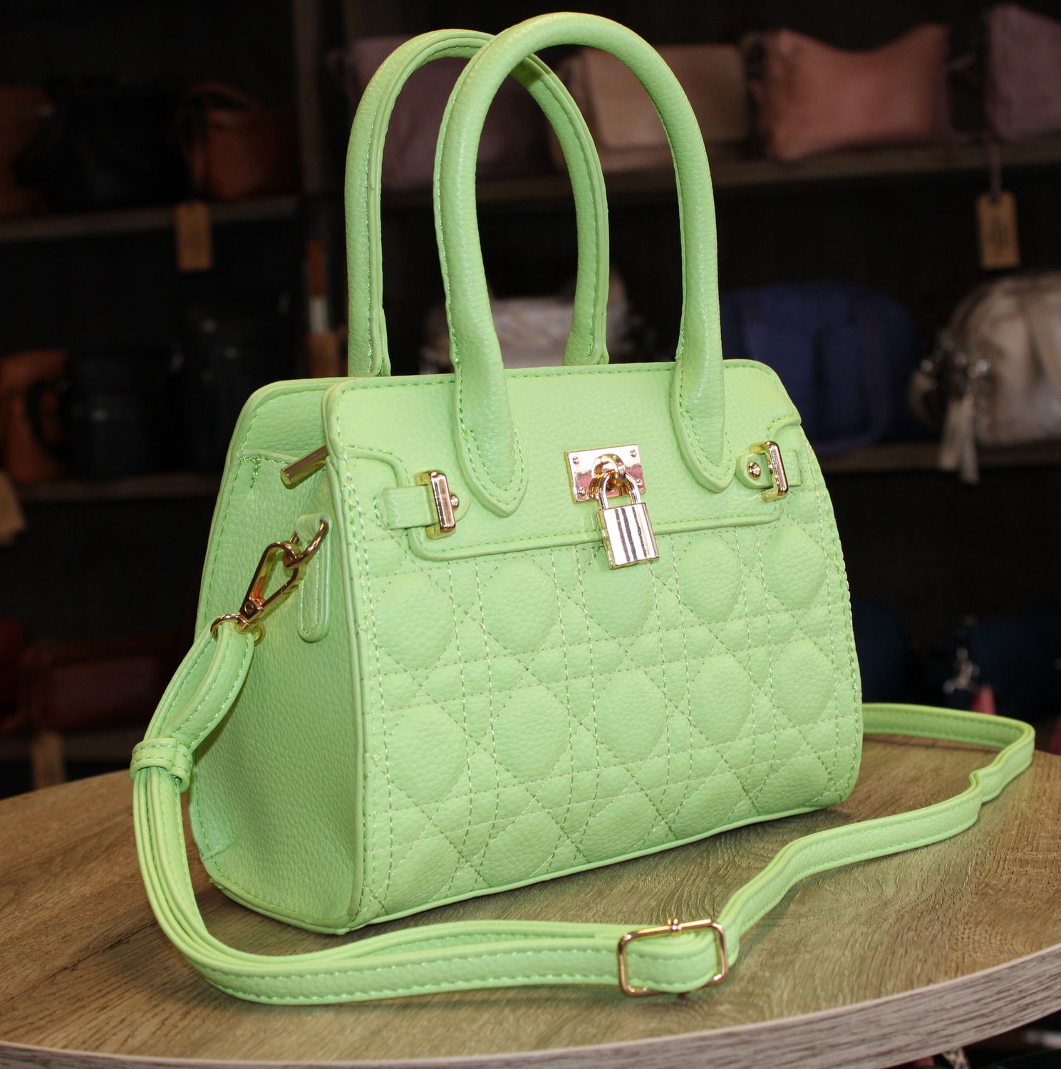 Sac surpiqué en similicuir vert