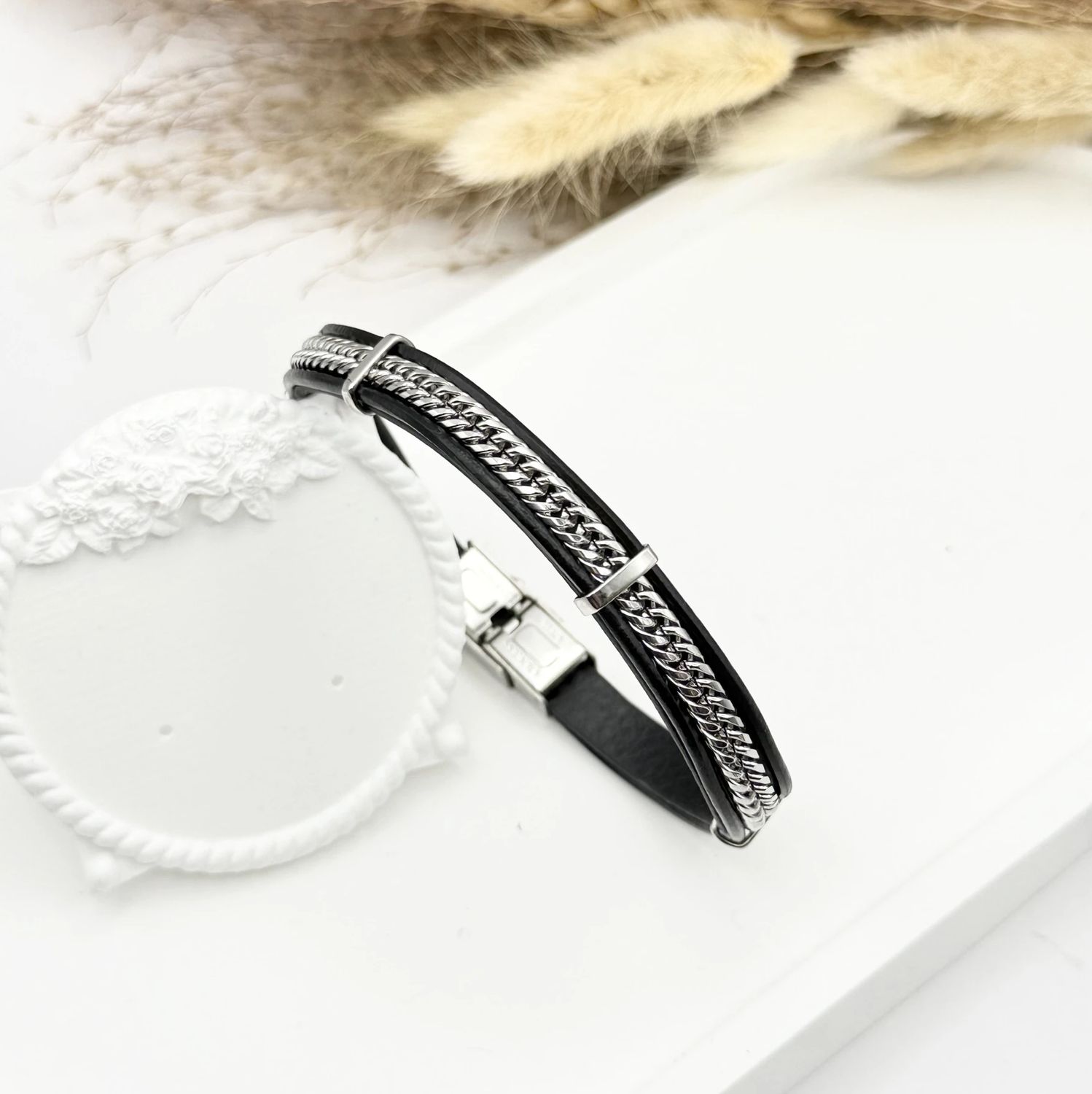 Bracelet en cuir et acier inoxydable