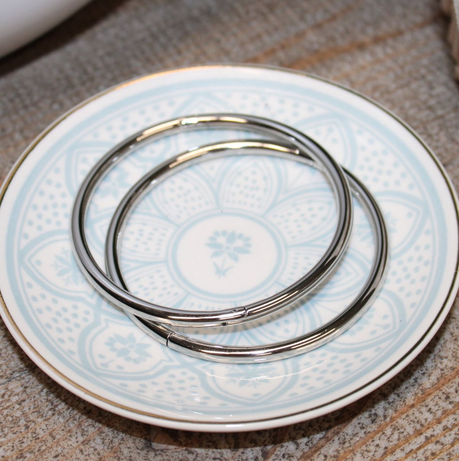 Bracelet rond basique en acier