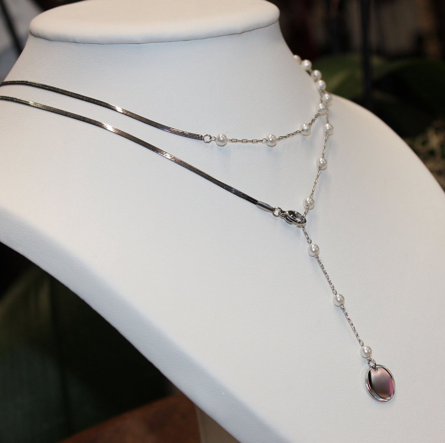 Collier Y double en acier avec perles