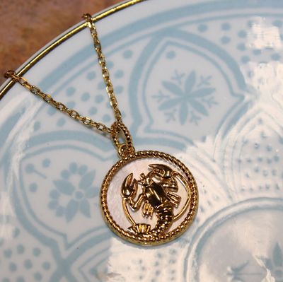 Collier &quot;CANCER&quot; en acier doré et nacre