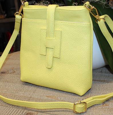 Petit sac bandoulière en cuir jaune poussin