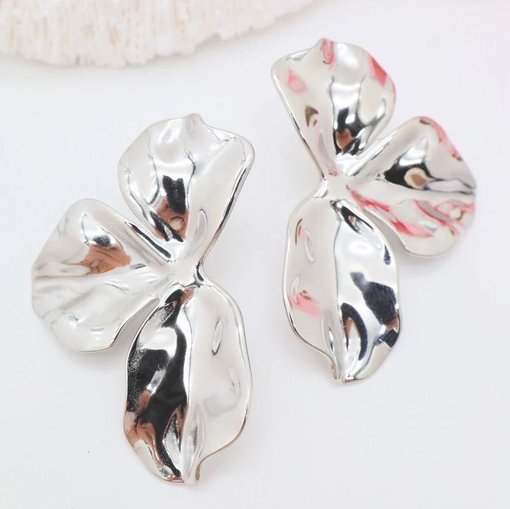 Boucles d&#39;oreilles &quot;Fleur&quot; en acier